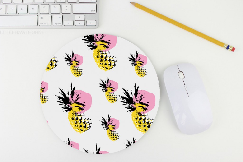 05 Pineapple Print Mouse Pad