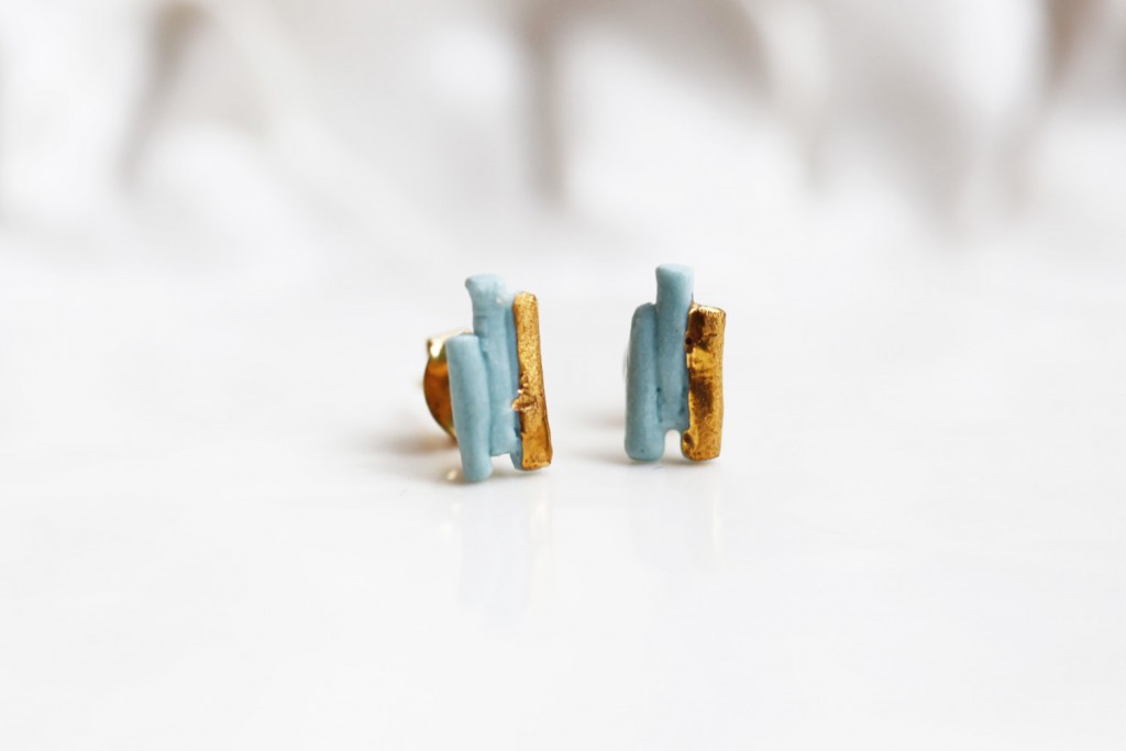 01 porcelain and gold earrings