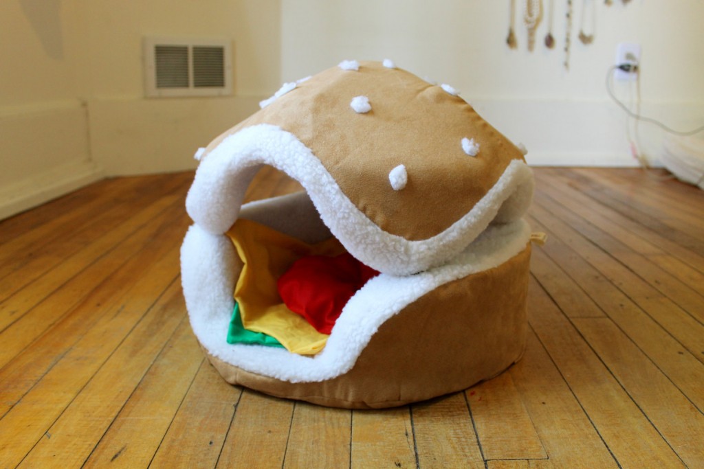 4 Hamburger cat and small dog bed
