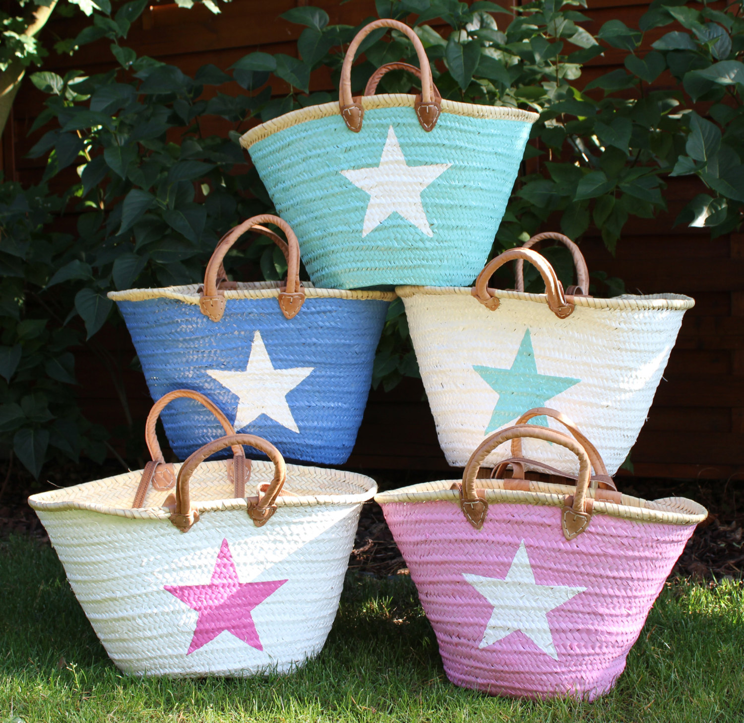 Say “Hello, Summer!” With These Cute Beach Bags